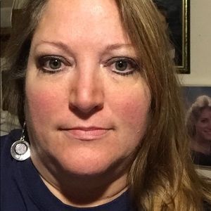 Meet your Posher, Eva